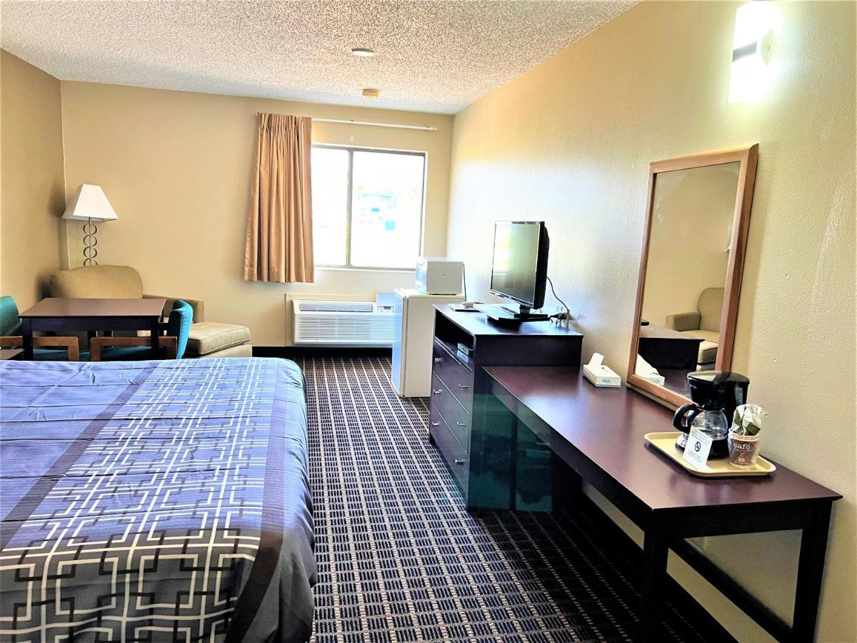 Designer Inn And Suites Toledo Экстерьер фото