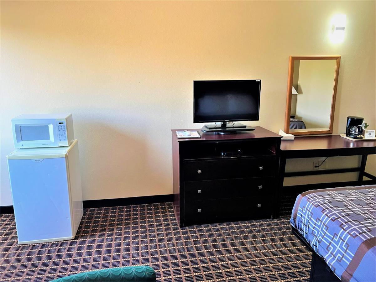 Designer Inn And Suites Toledo Экстерьер фото